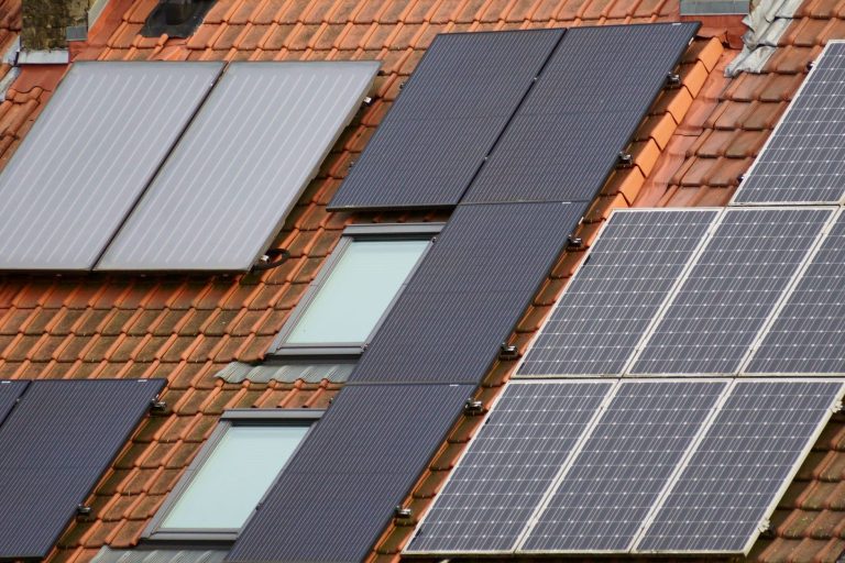 best-home-insurance-for-properties-with-solar-panels-and-battery-storage